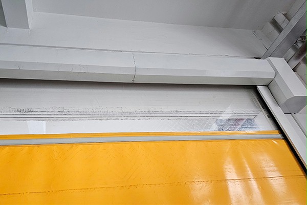 劣质快速门门头包厢拼接 劣质快速门门头包厢拼接