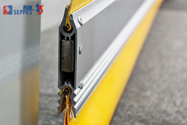 西朗快速门底部配重 西朗快速门底部配重