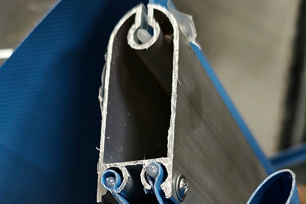 劣质快速门底部 劣质快速门底部