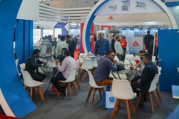 西朗门业合影 西朗门业合影