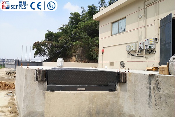 翻板式液压平台 翻板式液压平台