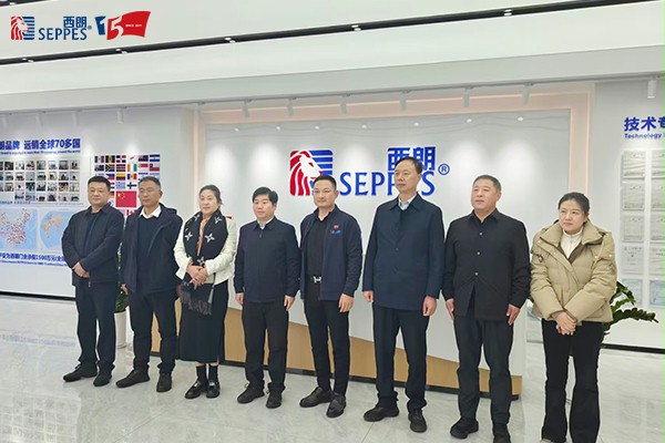 交流结束后合影留念